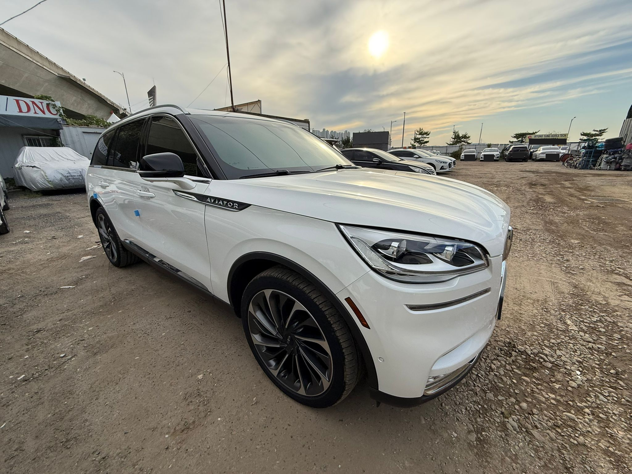 Lincoln Aviator: другой передний ракурс